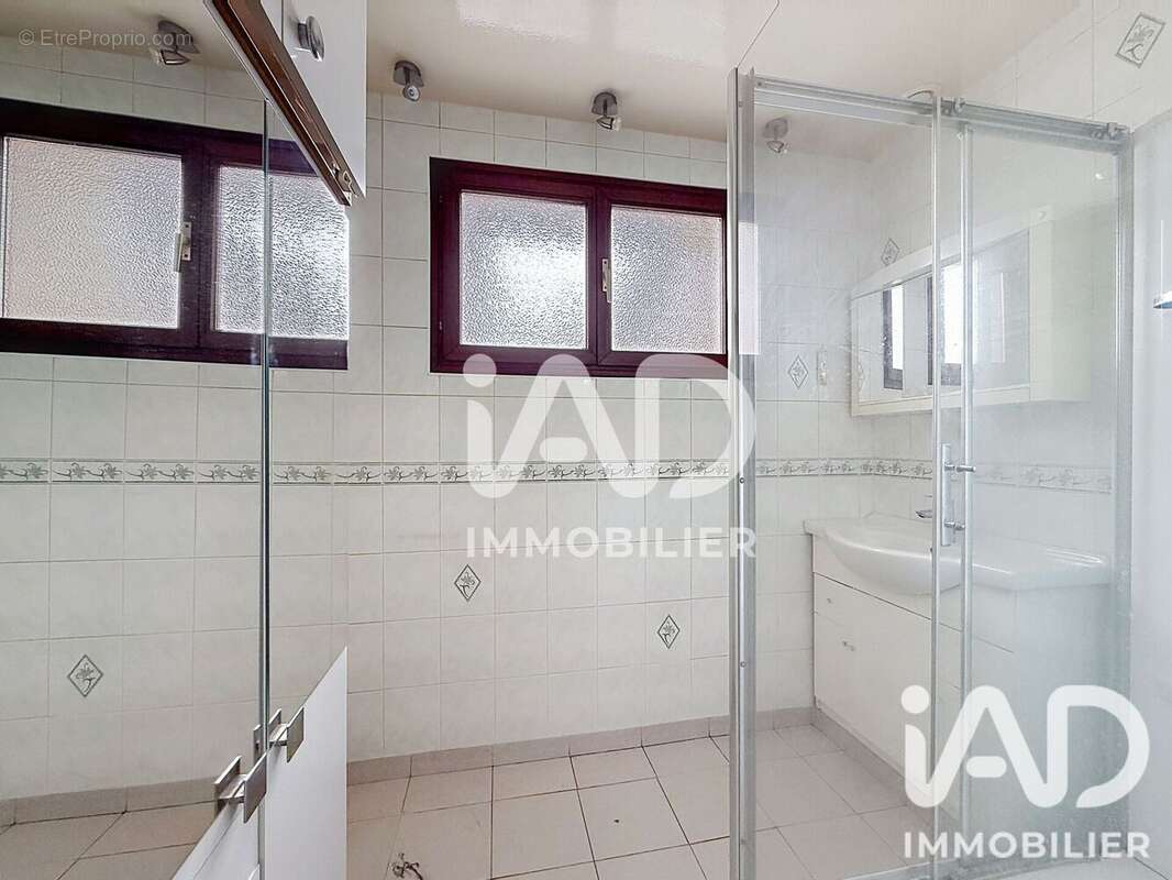 Maison 95 m² à Vienne-Le-Chateau  - photo 7