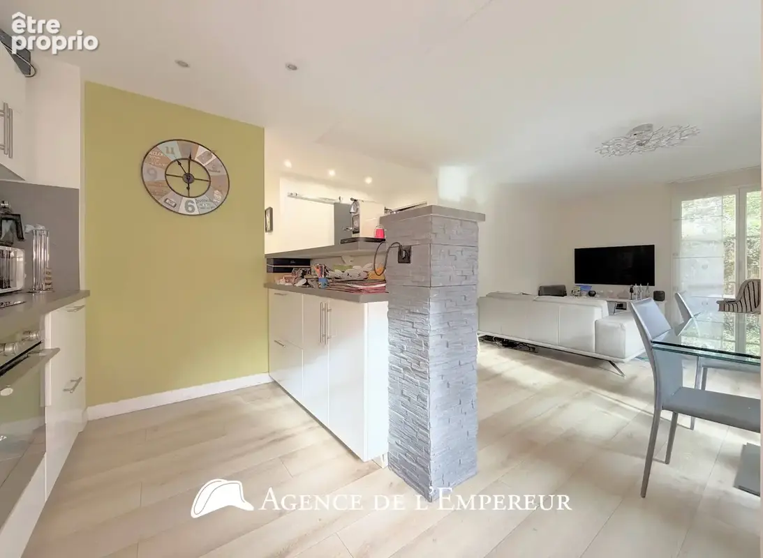 4 pièces - terrasse 56 m2 - 2 parkings et cave. Résidence Villa Racine - photo 10