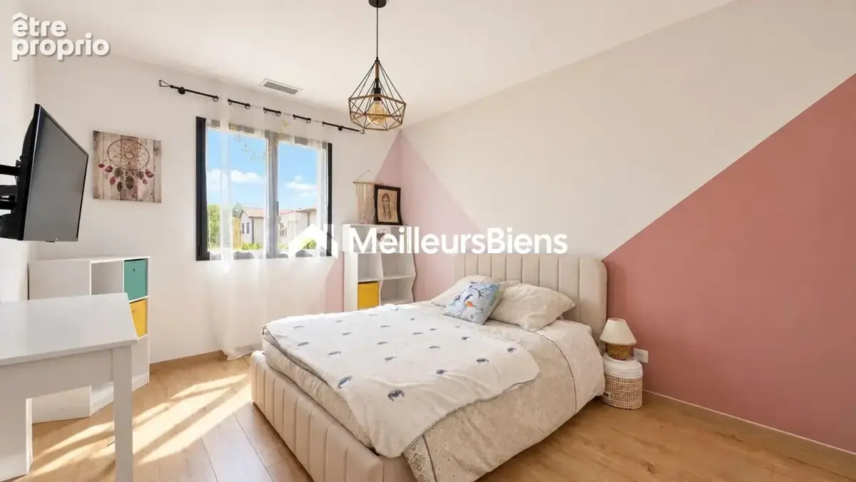 Maison récente de 147 m² avec piscine chauffée, suite parentale et garage - photo 16