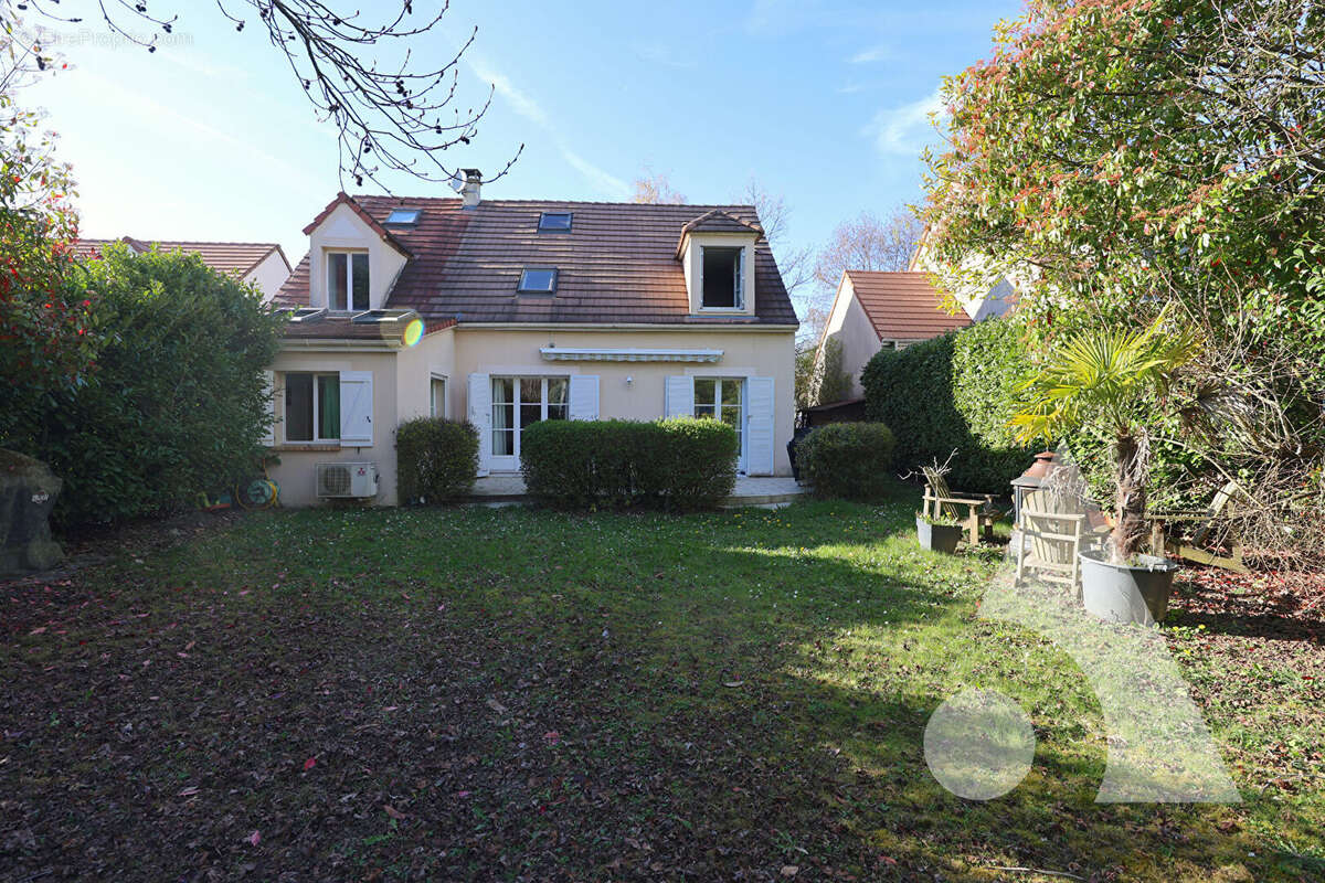 Maison à SAINT-PIERRE-DU-PERRAY