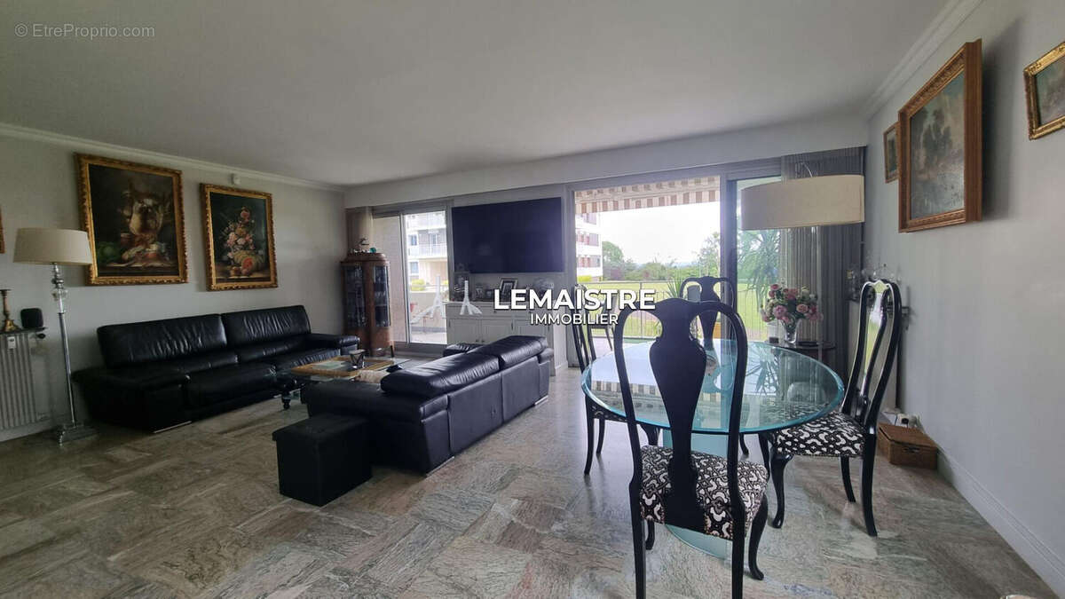 Appartement à MONT-SAINT-AIGNAN