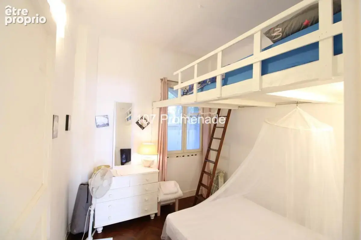 2 pièces meublé dans un immeuble bourgeois rénové, à deux pas de la mer - photo 6
