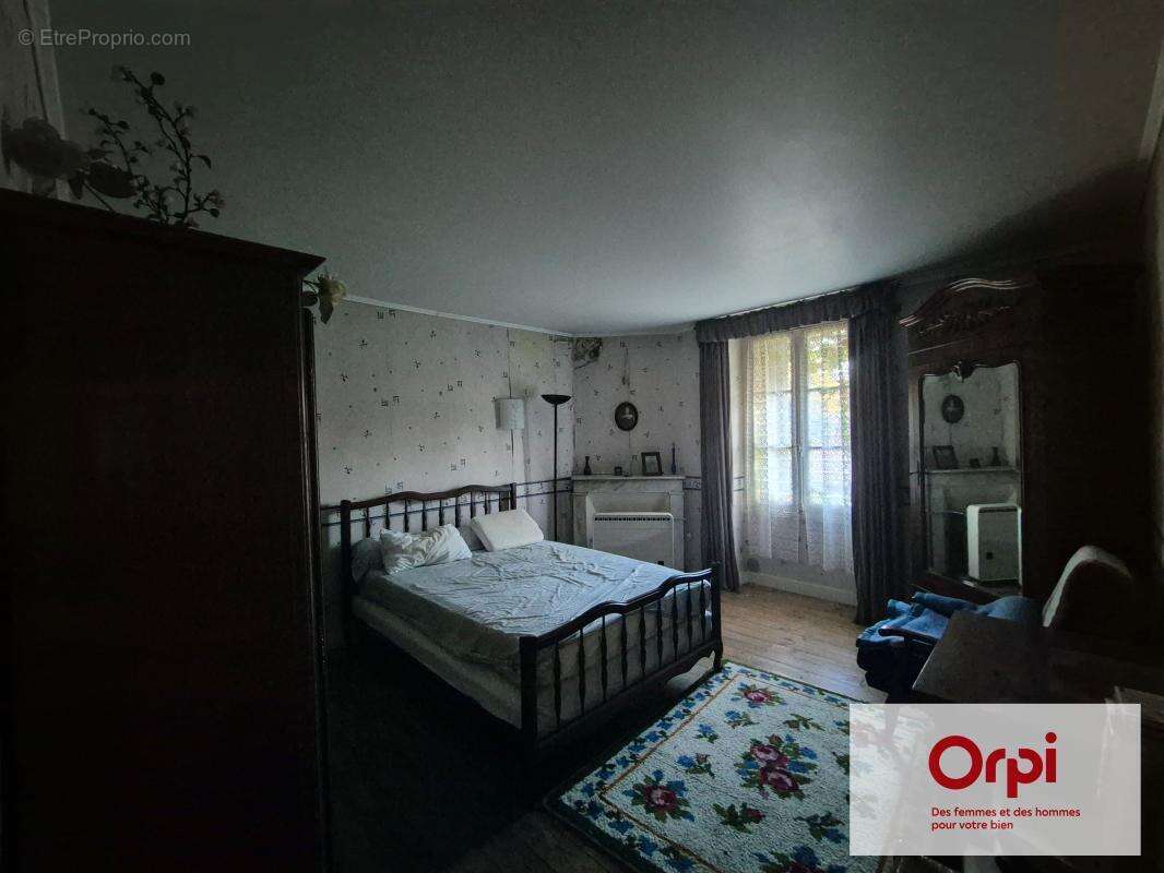 Maison à TERRASSON-LAVILLEDIEU