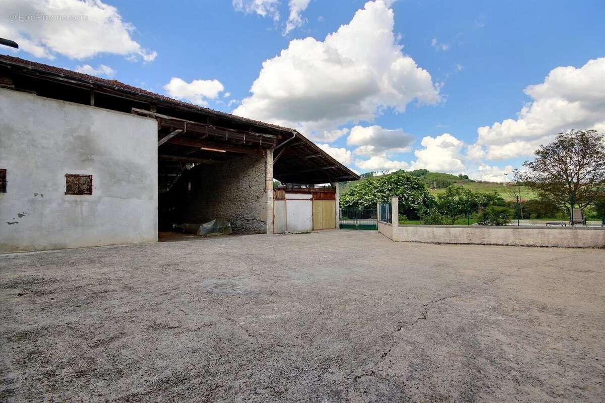 Maison à CHEVRIERES