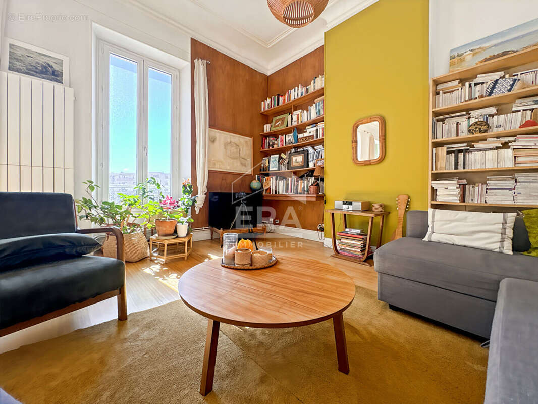 Appartement à MARSEILLE-7E