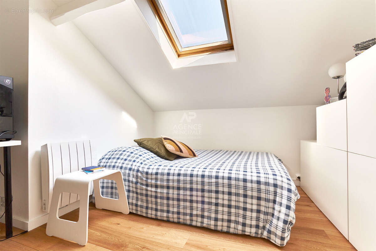 Duplex cocooning Saint Germain En Laye 4 pièces 85.67 m2 au sol - photo 4