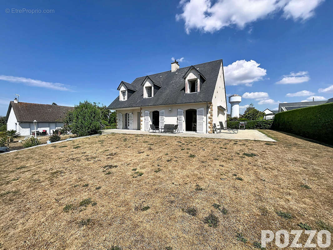 Maison Bréhal (50290) 8 pièce(s) 181 m2 terrain 1050 m² - photo 17