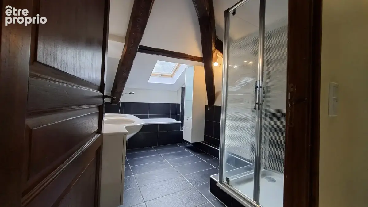 Esprit Loft au coeur d'un château- T5 ATYPIQUE 104 m2 (142 m2 au total) - photo 9