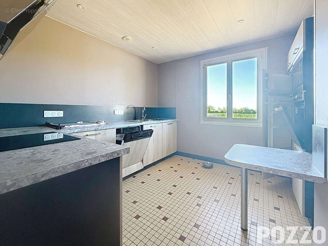 A Vendre  Maison  de plain pied  à Saint Martin Des Entrees (14400) - photo 5