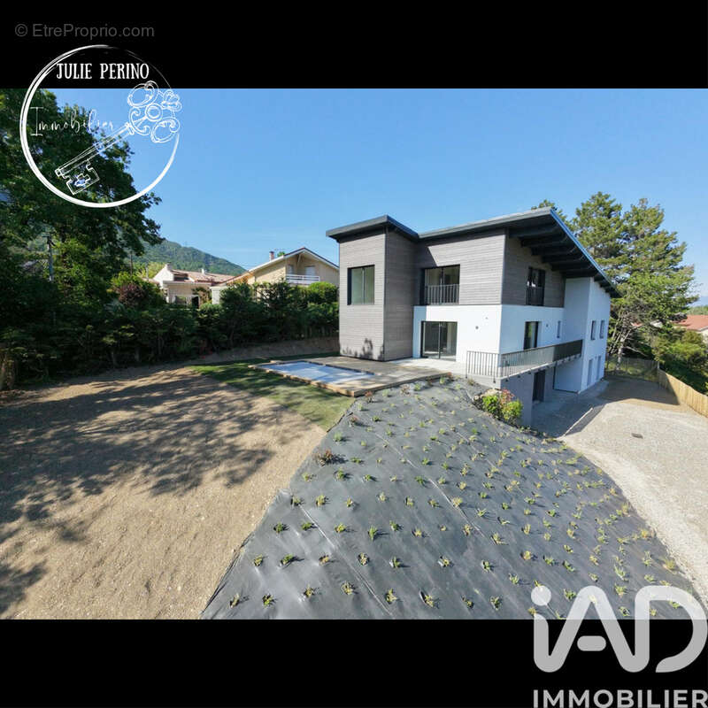 Photo 2 - Maison à CLAIX