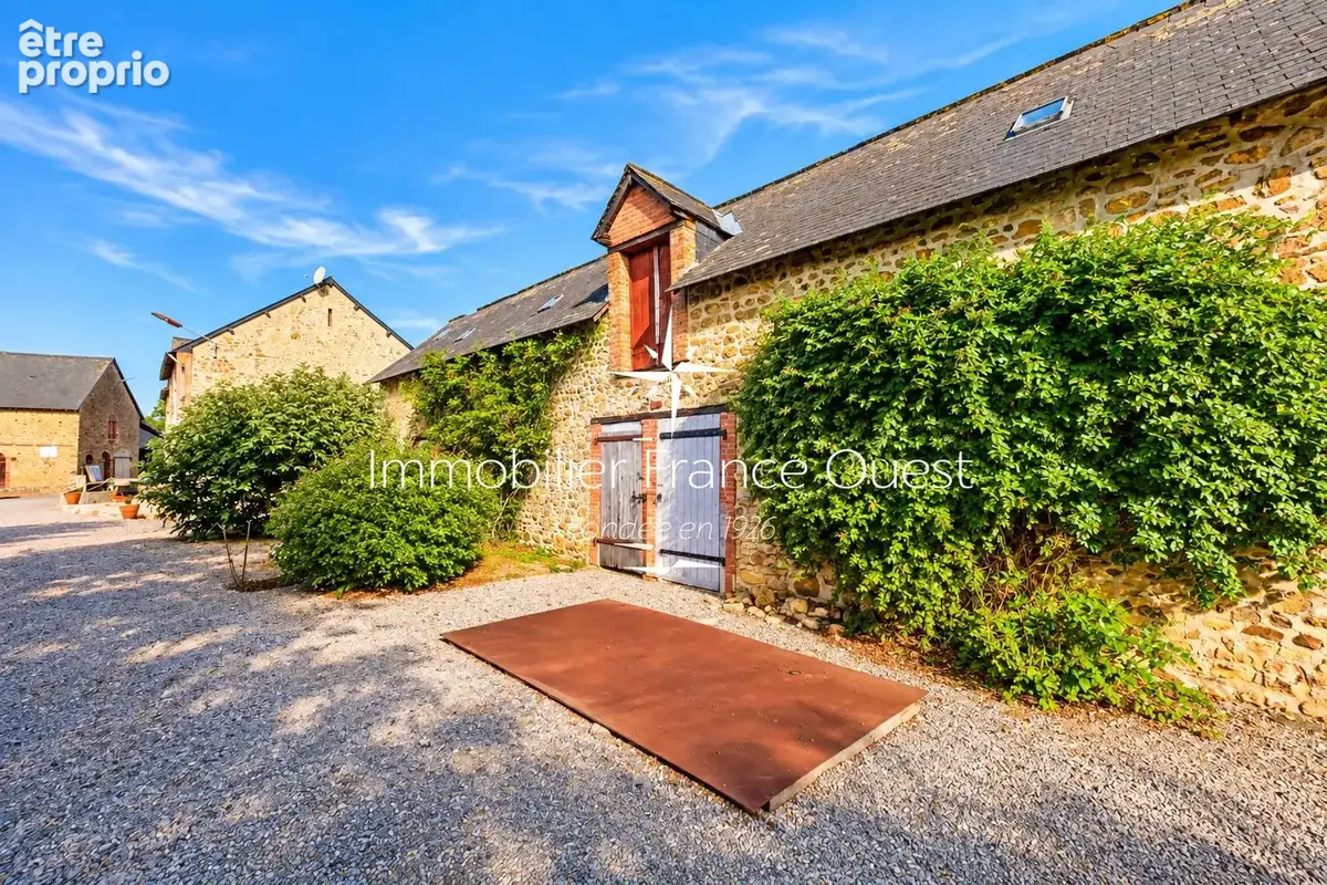 Propriété de caractère avec piscine, étang et dépendances - photo 9