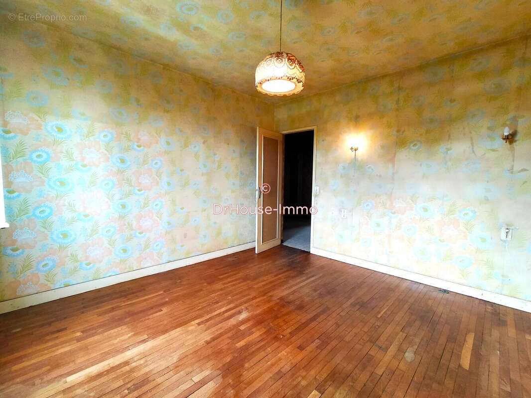 Maison 163 m² à L'isle-Jourdain  - photo 4