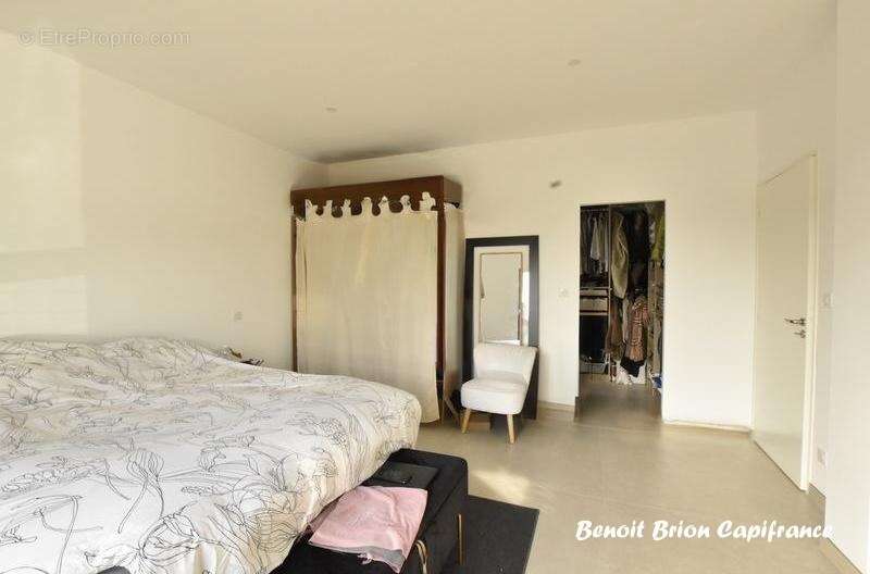 Maison à LA CHAPELLE-DES-FOUGERETZ