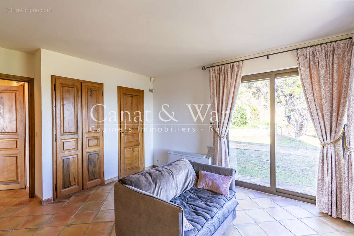 Villa provençale d'exception avec vue mer a 180o cavalaire - photo 10