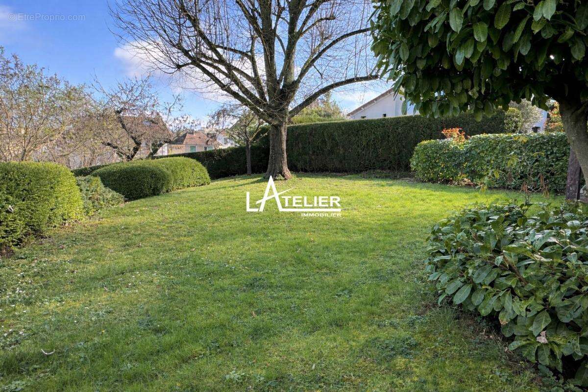 Terrain à SAINT-GERMAIN-EN-LAYE