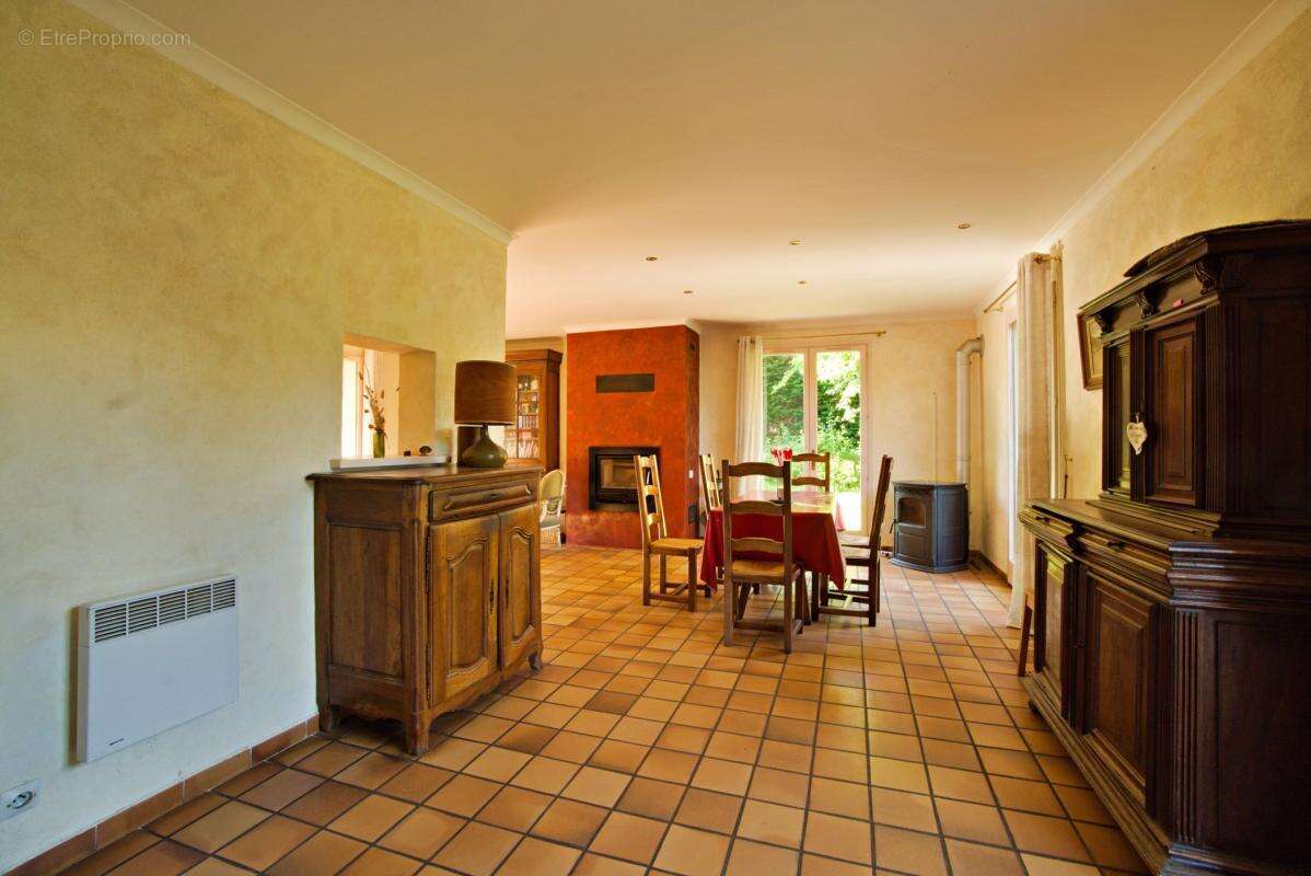 Maison à MESSIMY-SUR-SAONE