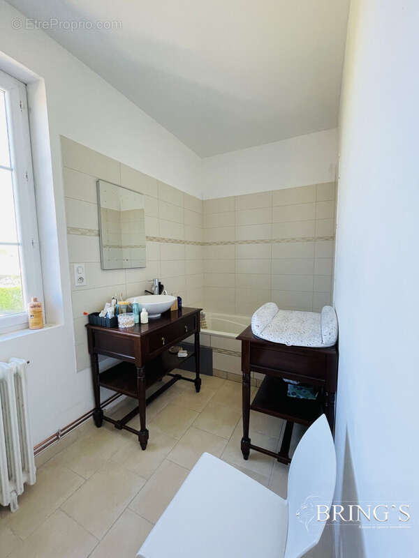 Maison à VILLAINES-LA-CARELLE