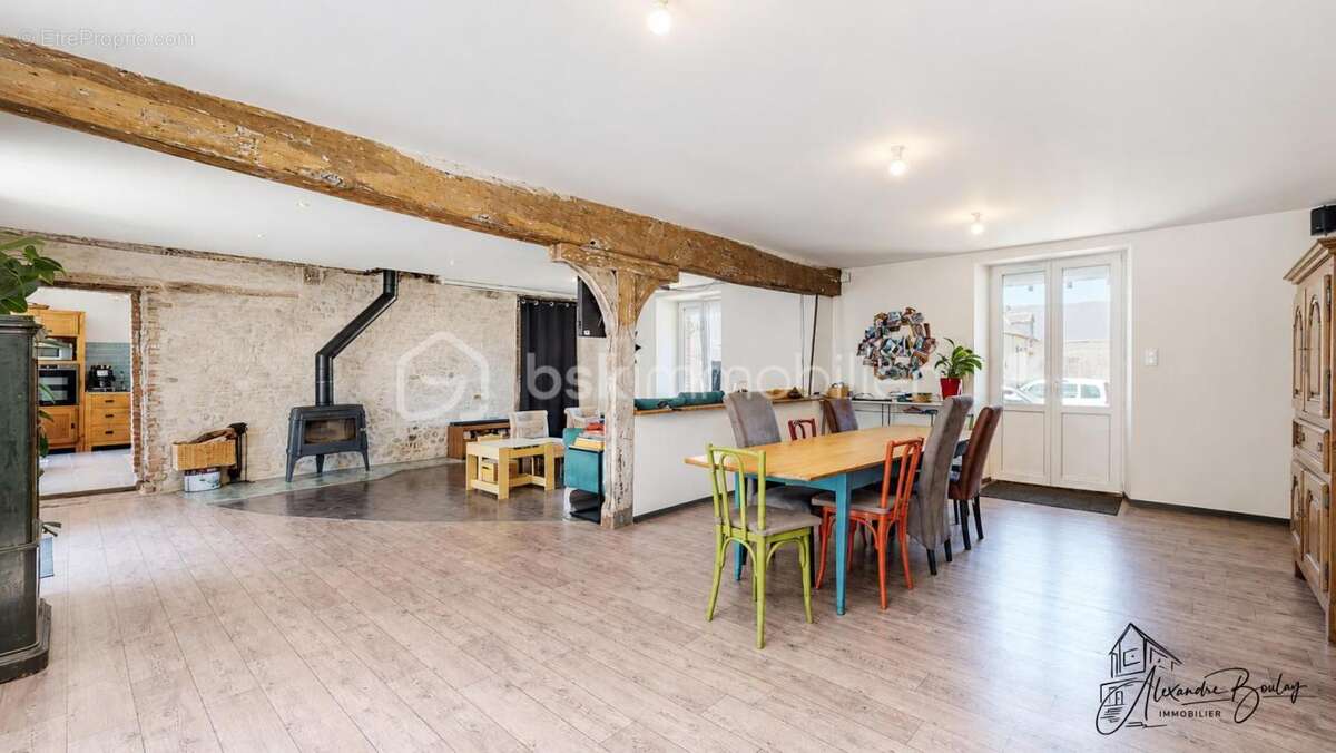 Corps de ferme exceptionnel – Trois habitations rénovées – Plus de 400 m² de dépendances – 9 913 m² de terrain - photo 11