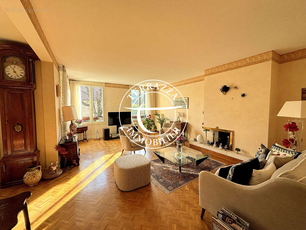 Appartement à LOUVECIENNES