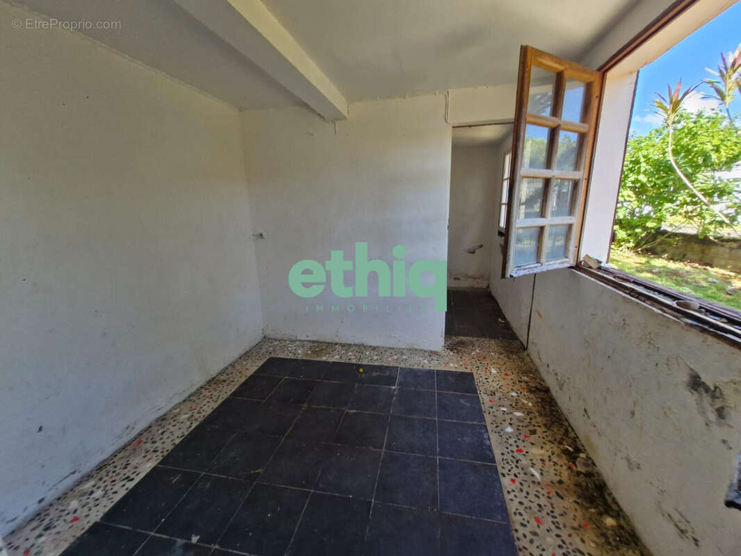 Maison à PETIT-BOURG