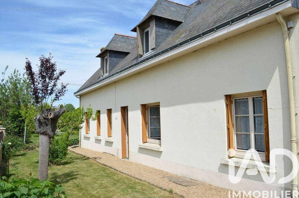 Photo 1 - Maison à JARZE