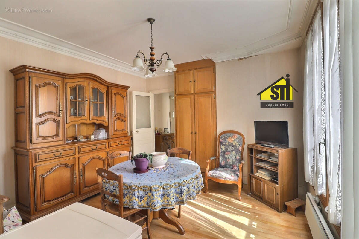 Appartement à PARIS-14E