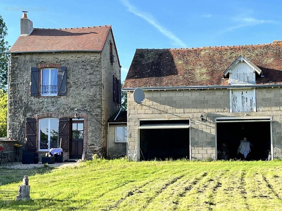 Maison à EGUZON-CHANTOME