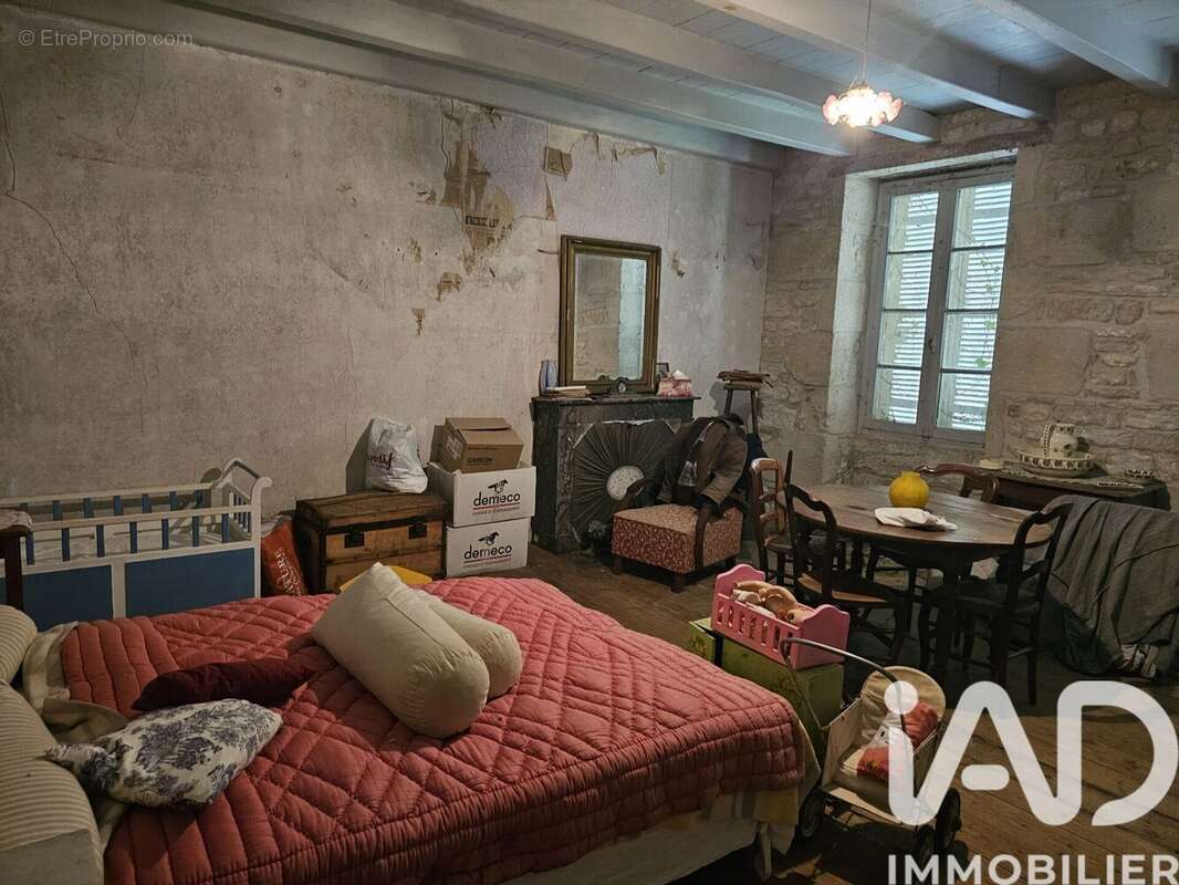 Maison 230 m² à Dampierre-Sur-Boutonne  - photo 9