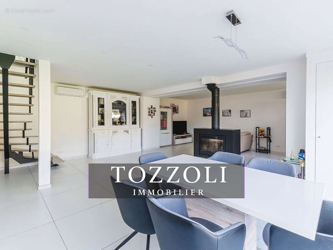 Maison à SATOLAS-ET-BONCE