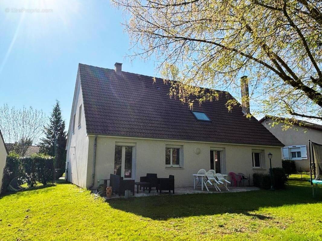 Photo 1 - Maison à SAINT-SATURNIN