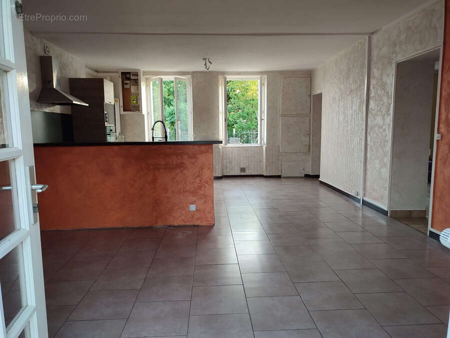 Maison indépendante avec terrain et garage à Torteron - photo 10