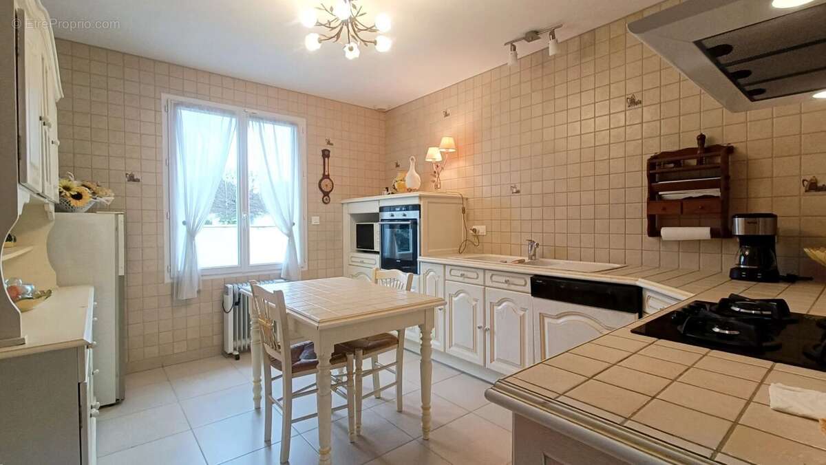 Maison à NEUVILLE-DE-POITOU