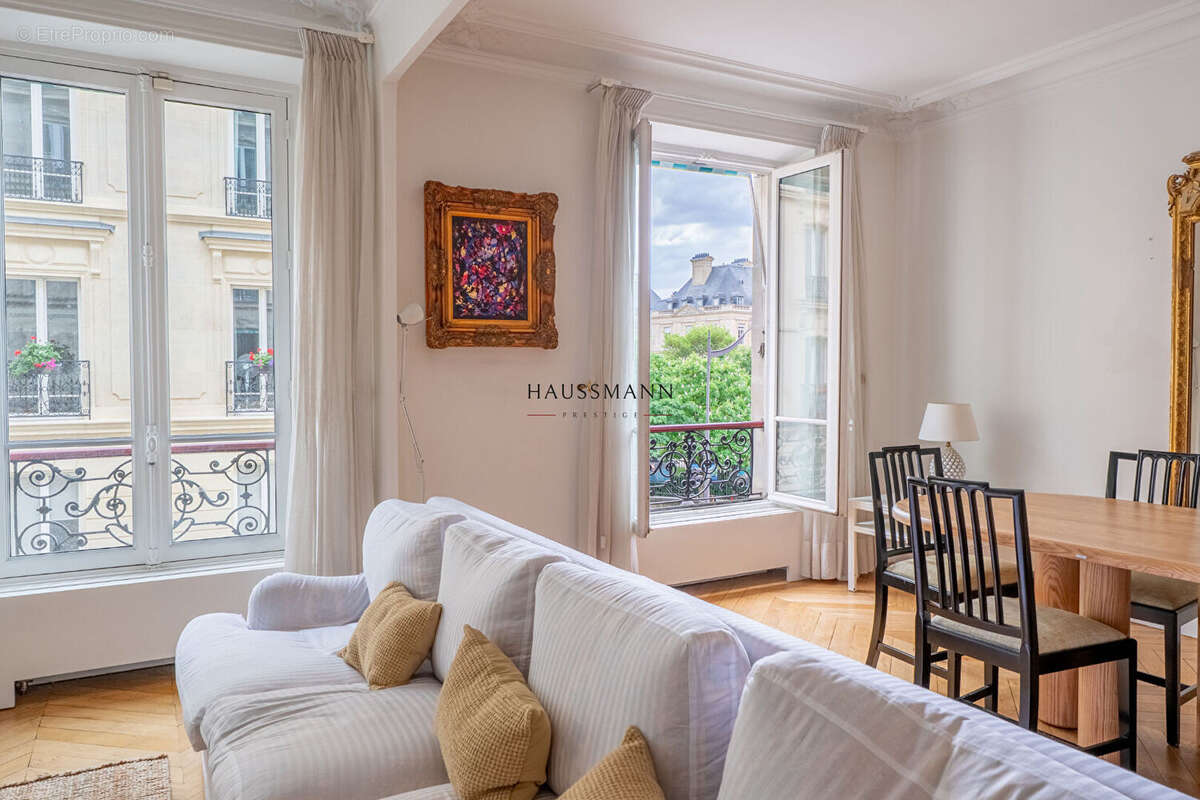 Appartement à PARIS-6E