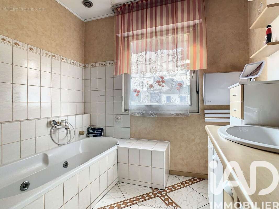 Photo 6 - Maison à DAMMARIE-LES-LYS