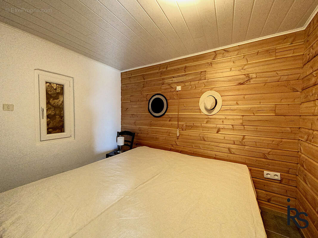 A 5 minutes d’un village avec tous les commerces, une maison de 106 m2 avec piscine et 965 m2 de terrain. - photo 24
