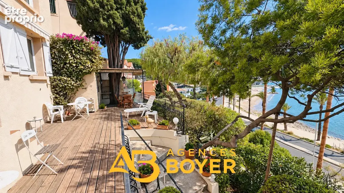EXCLUSIVITE  BANDOL - GRAND T3 Terrasse de 50m2 Vue mer et Garage - photo 4