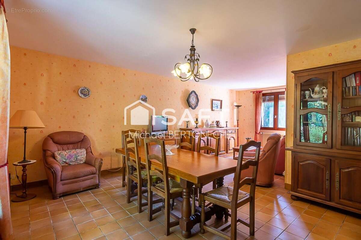 Maison 88 m² à Saint-Andre-De-Cubzac  - photo 2