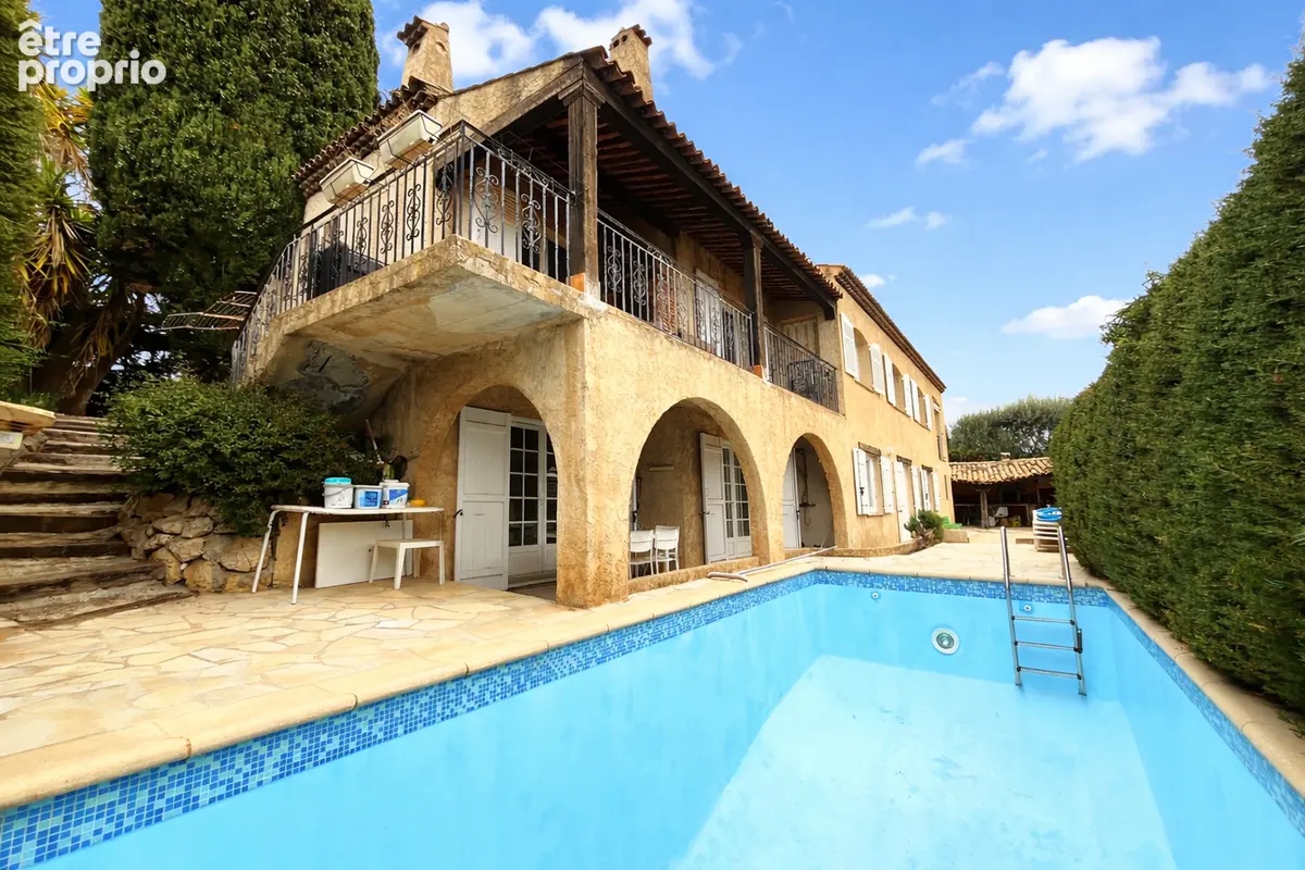 Photo Maison à Saint-Laurent-Du-Var au prix de 799 000€