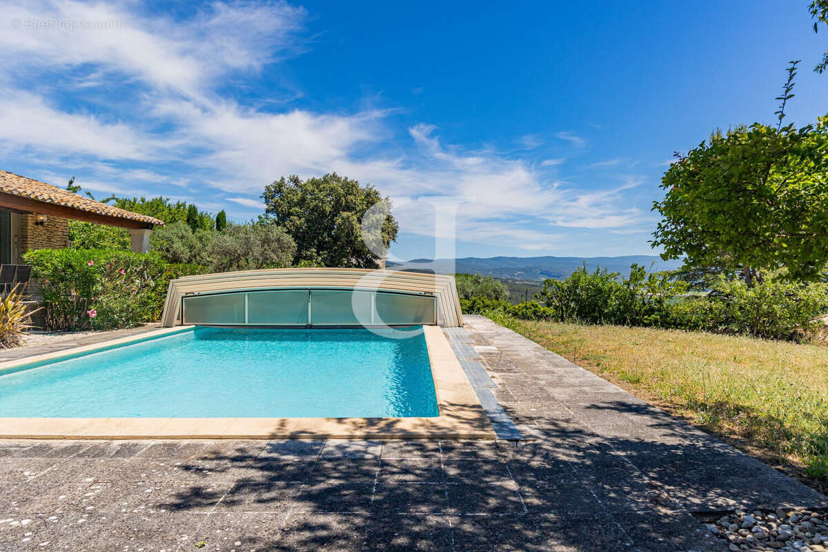 Maison à GORDES
