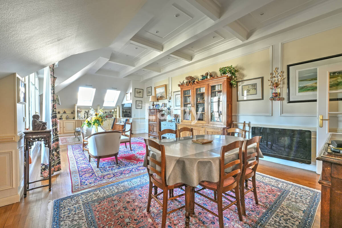 Appartement à VERSAILLES