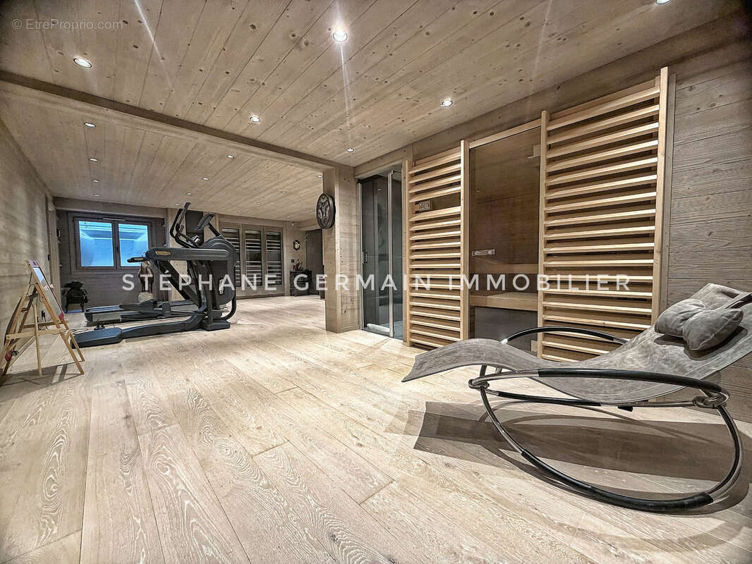 Maison à DEMI-QUARTIER