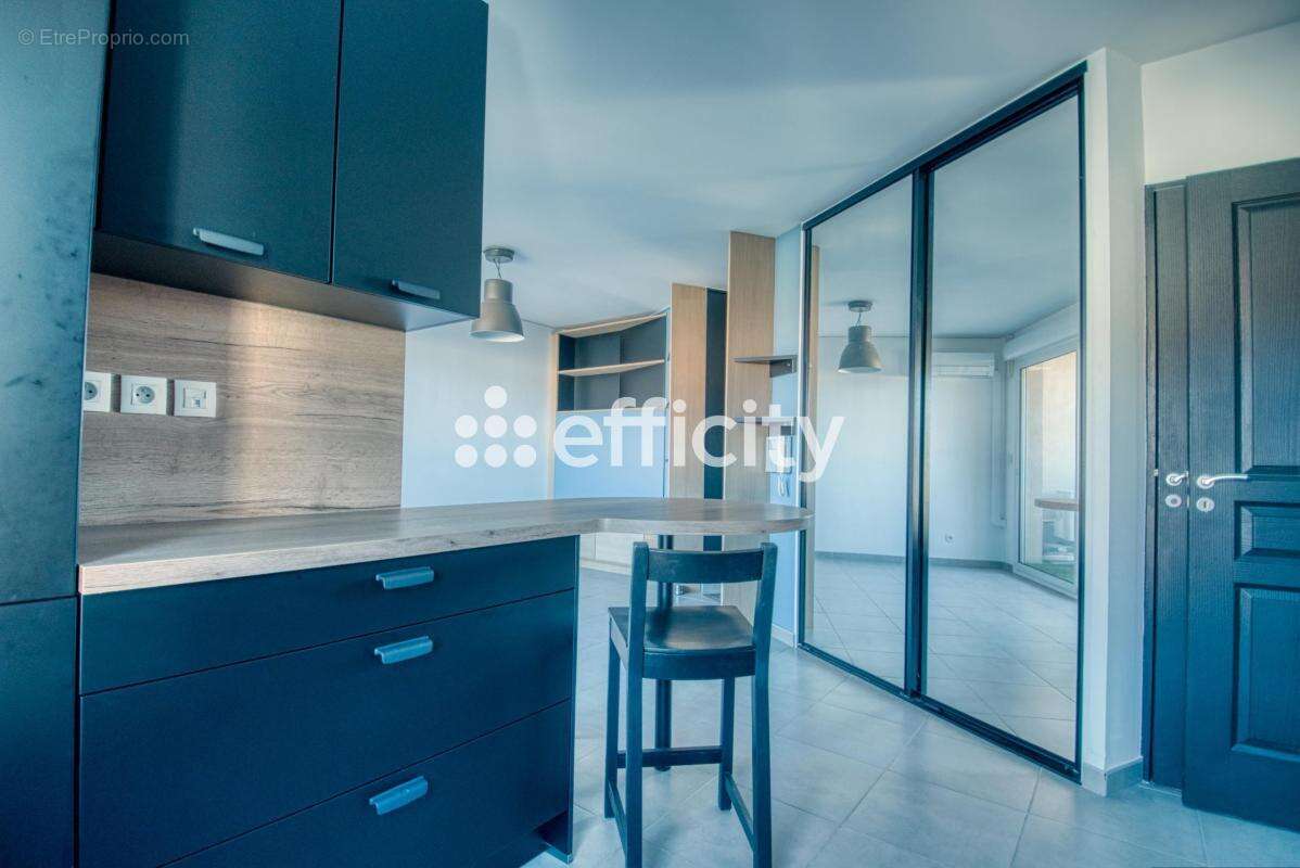 Appartement à SIX-FOURS-LES-PLAGES