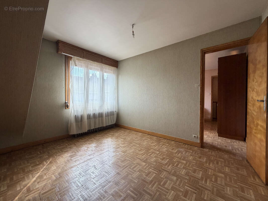 Maison de ville en semi plain pied avec grand garage et jardin - photo 13
