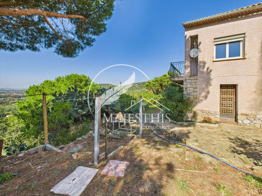 Maison à HYERES