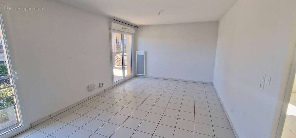 Appartement à ROQUEBRUNE-SUR-ARGENS