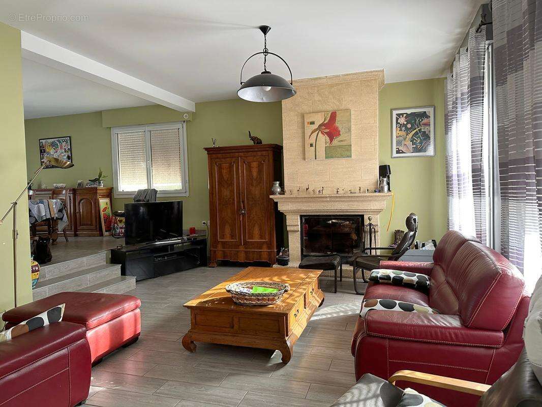 Maison indépendante de 180 m2 avec terrain de 1582 m2 - photo 3