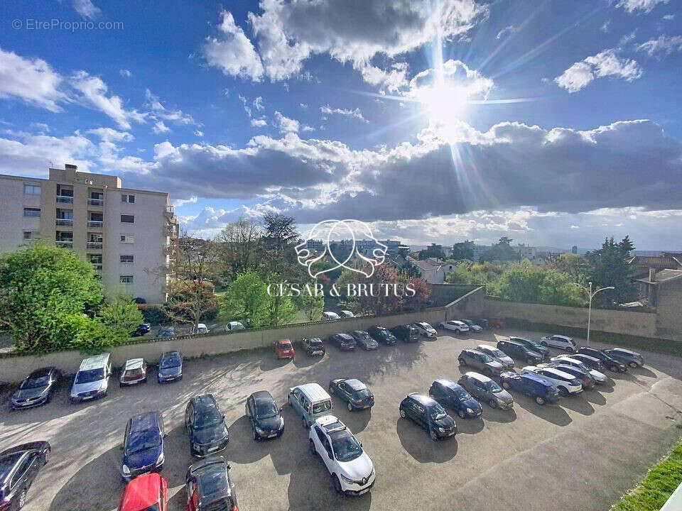 Appartement à CALUIRE-ET-CUIRE