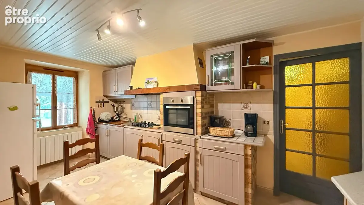 SARDIEU, Maison avec dépendances et terrain - photo 4