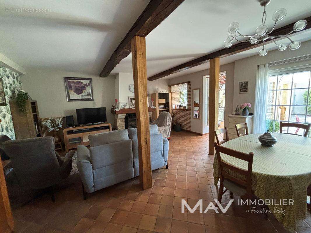 Saint-omer - maison de 185m² - local commercial et habitation - photo 3