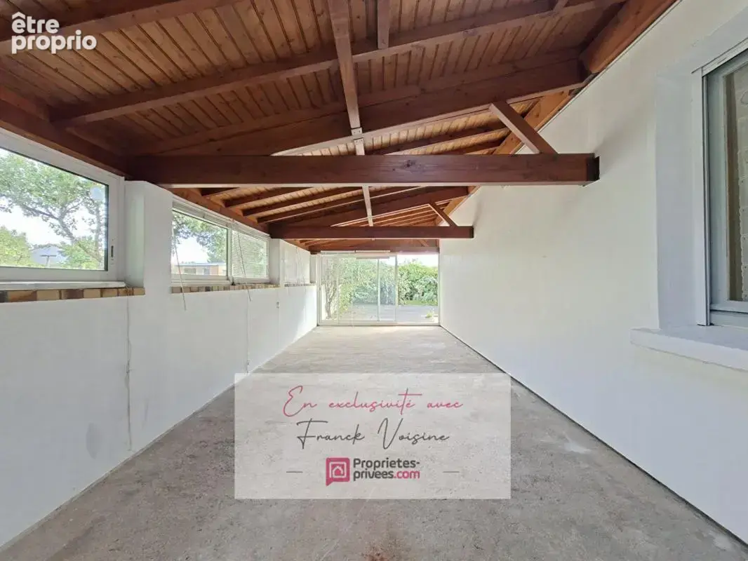 A VENDRE en Exclusivité aux Herbiers, maison plain-pied de 106 m2 avec 3 chambres et 1 dépendance sur une parcelle de 2200 m2 en - photo 10